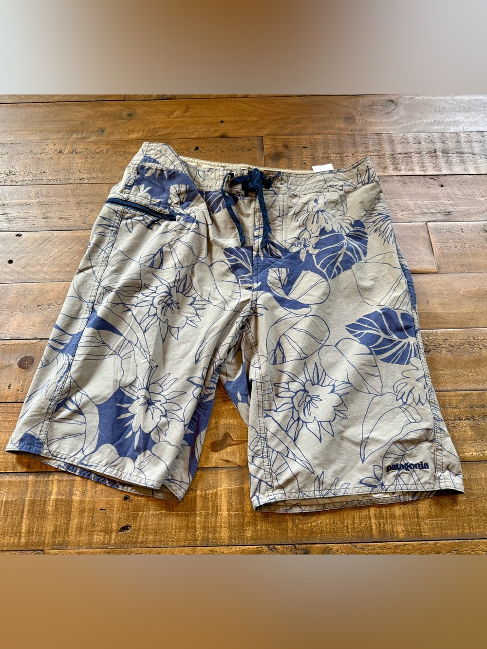 Patagonia Men’s board shorts, size 32